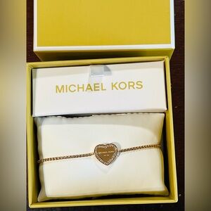 New Michael Kors Rose Gold Heart Charm Heritage Bracelet With Gift Box NWT